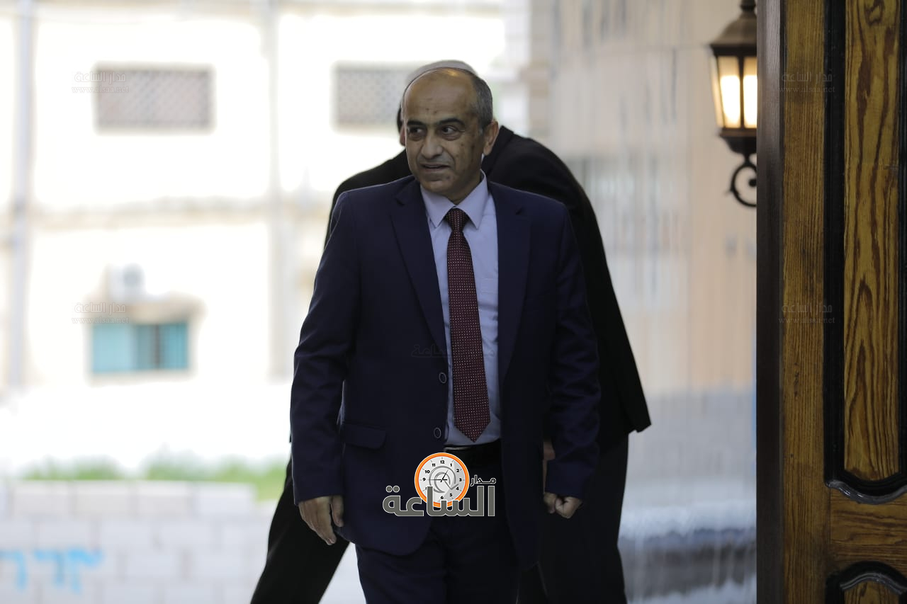 Madar Al-Saa Images 0.62059603663945