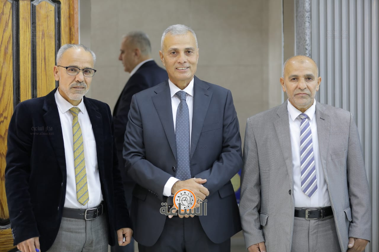 Madar Al-Saa Images 0.42298762346586727