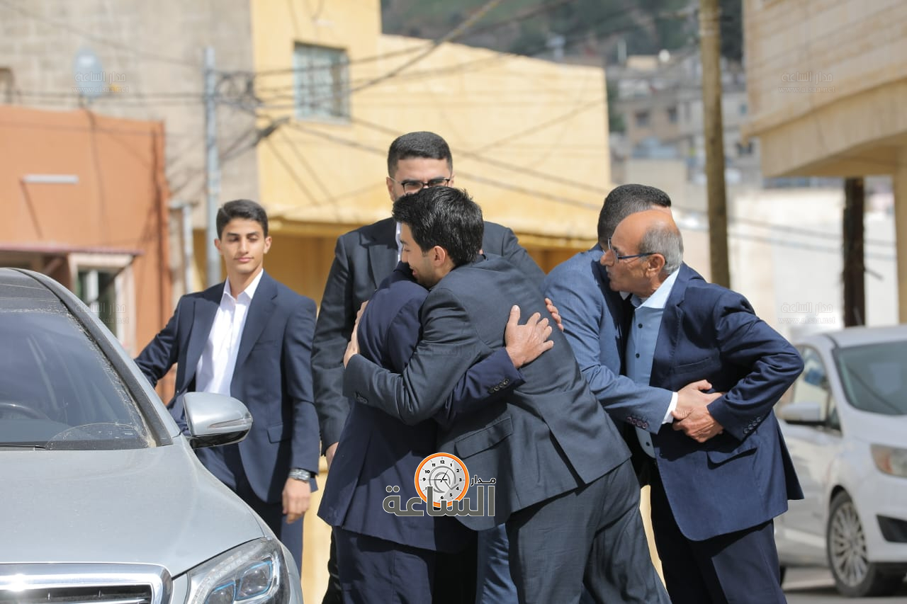 Madar Al-Saa Images 0.04205690848020083