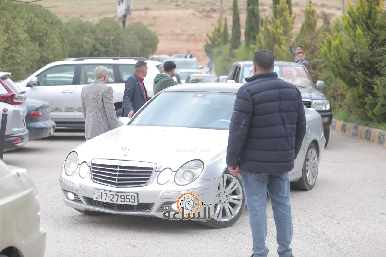 Madar Al-Saa Images 0.6389757572406508