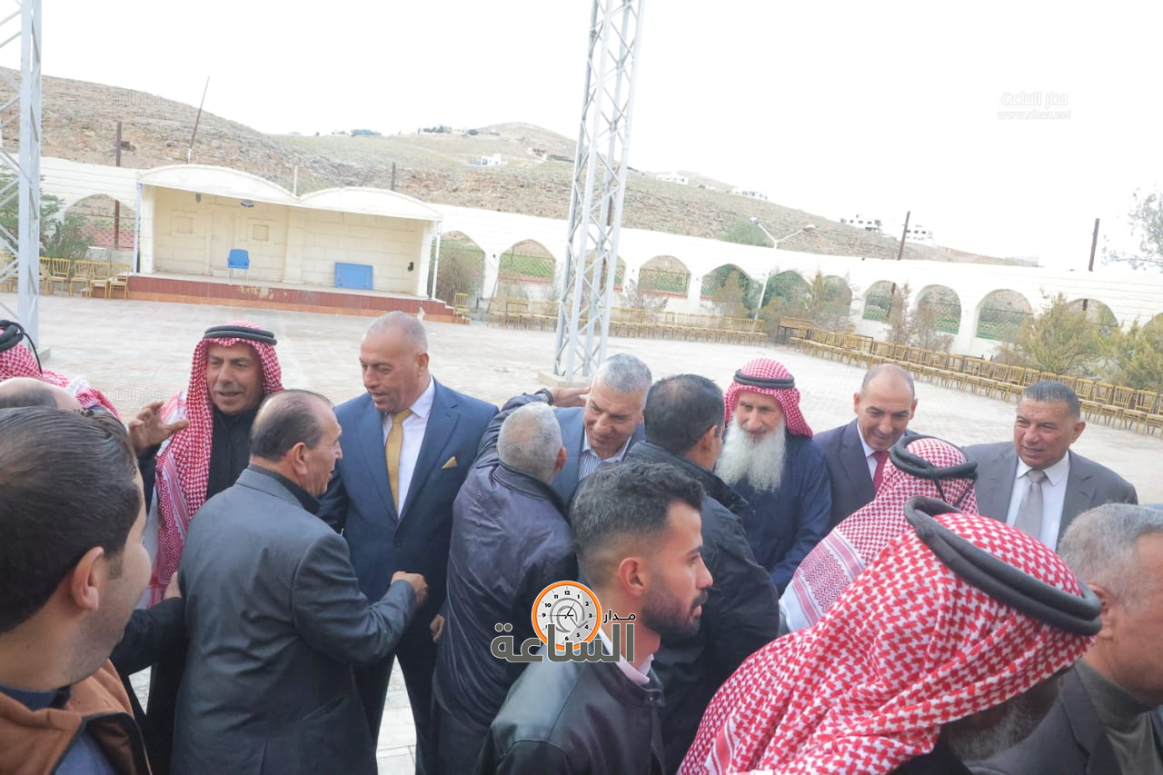 Madar Al-Saa Images 0.450408469606158