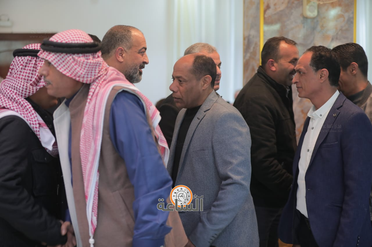 Madar Al-Saa Images 0.4220128520031323