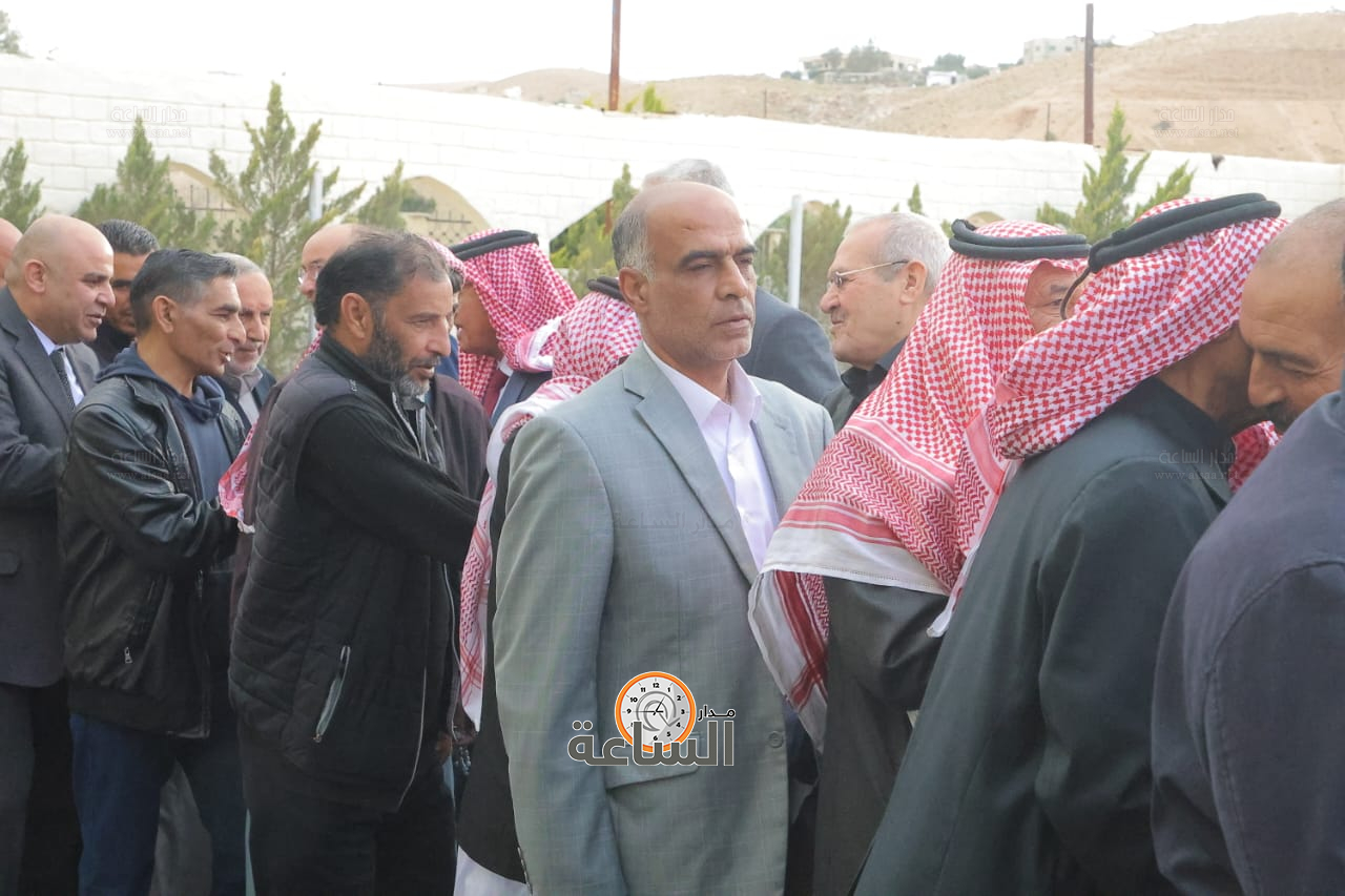 Madar Al-Saa Images 0.07750686872253054