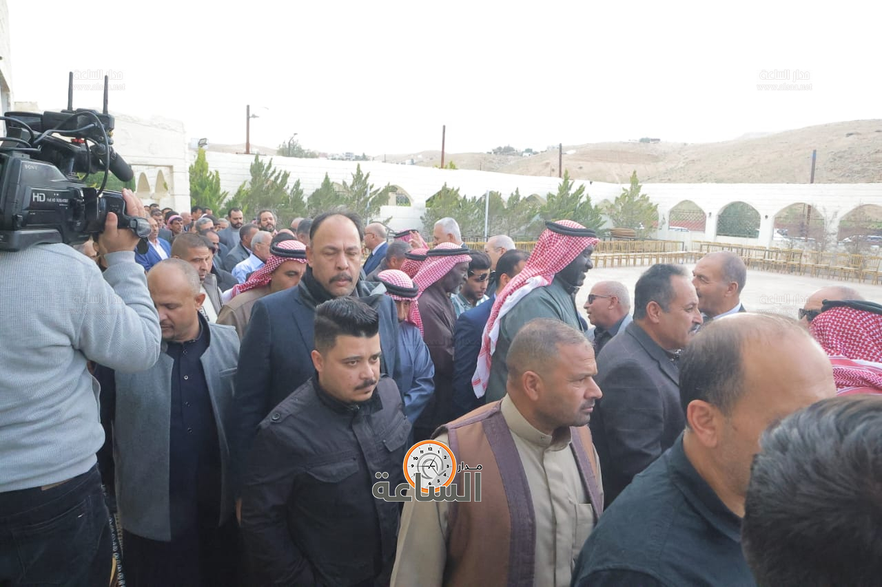 Madar Al-Saa Images 0.9902557575948132