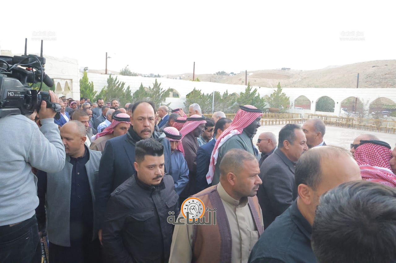 Madar Al-Saa Images 0.8980899599019413