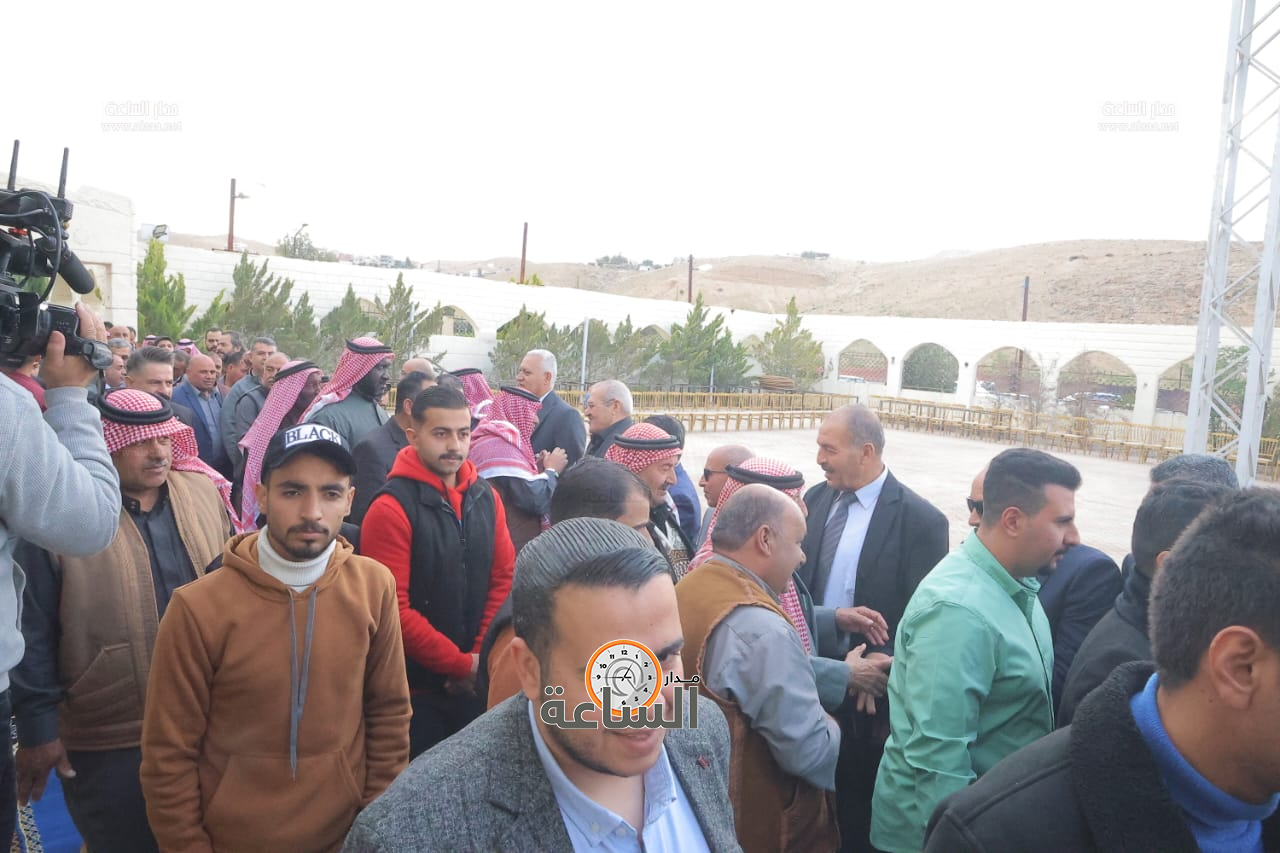 Madar Al-Saa Images 0.7871308776339124