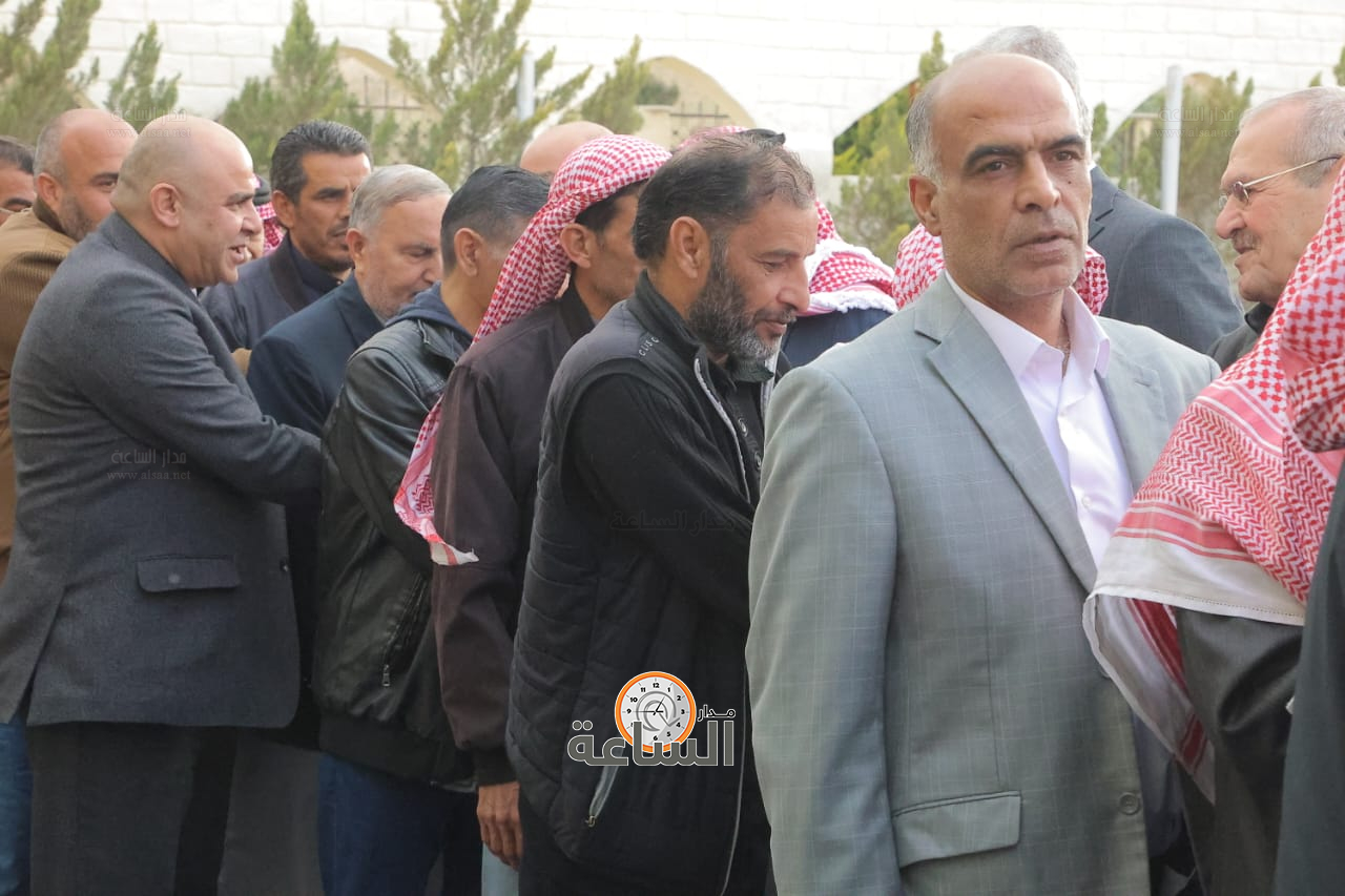 Madar Al-Saa Images 0.32716670394674074