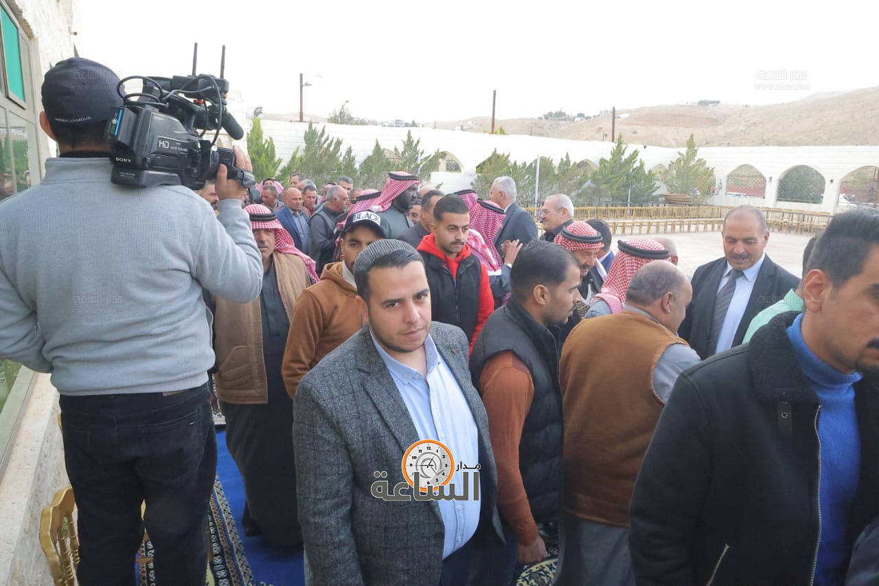 Madar Al-Saa Images 0.8938022726080014