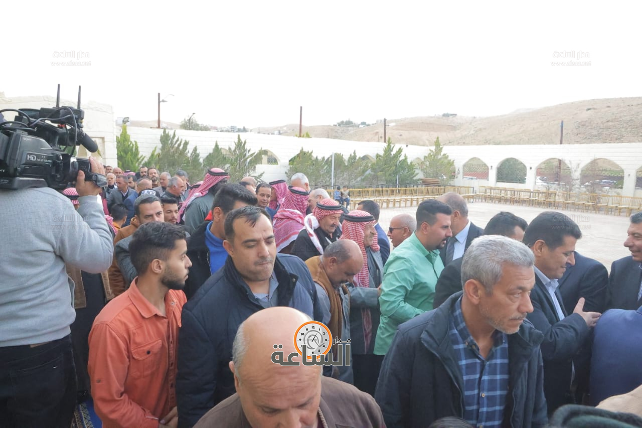 Madar Al-Saa Images 0.8255999555340368