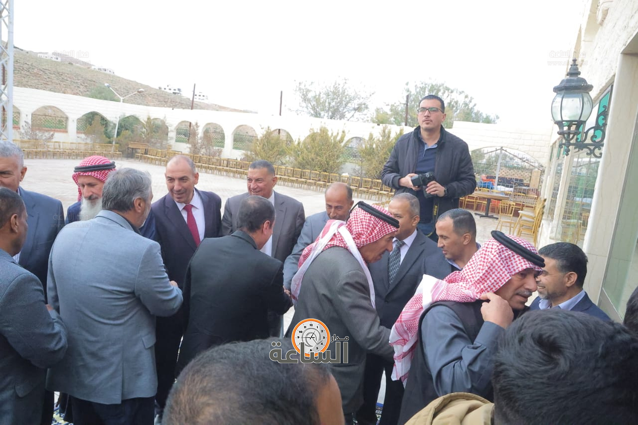 Madar Al-Saa Images 0.16343981552957276