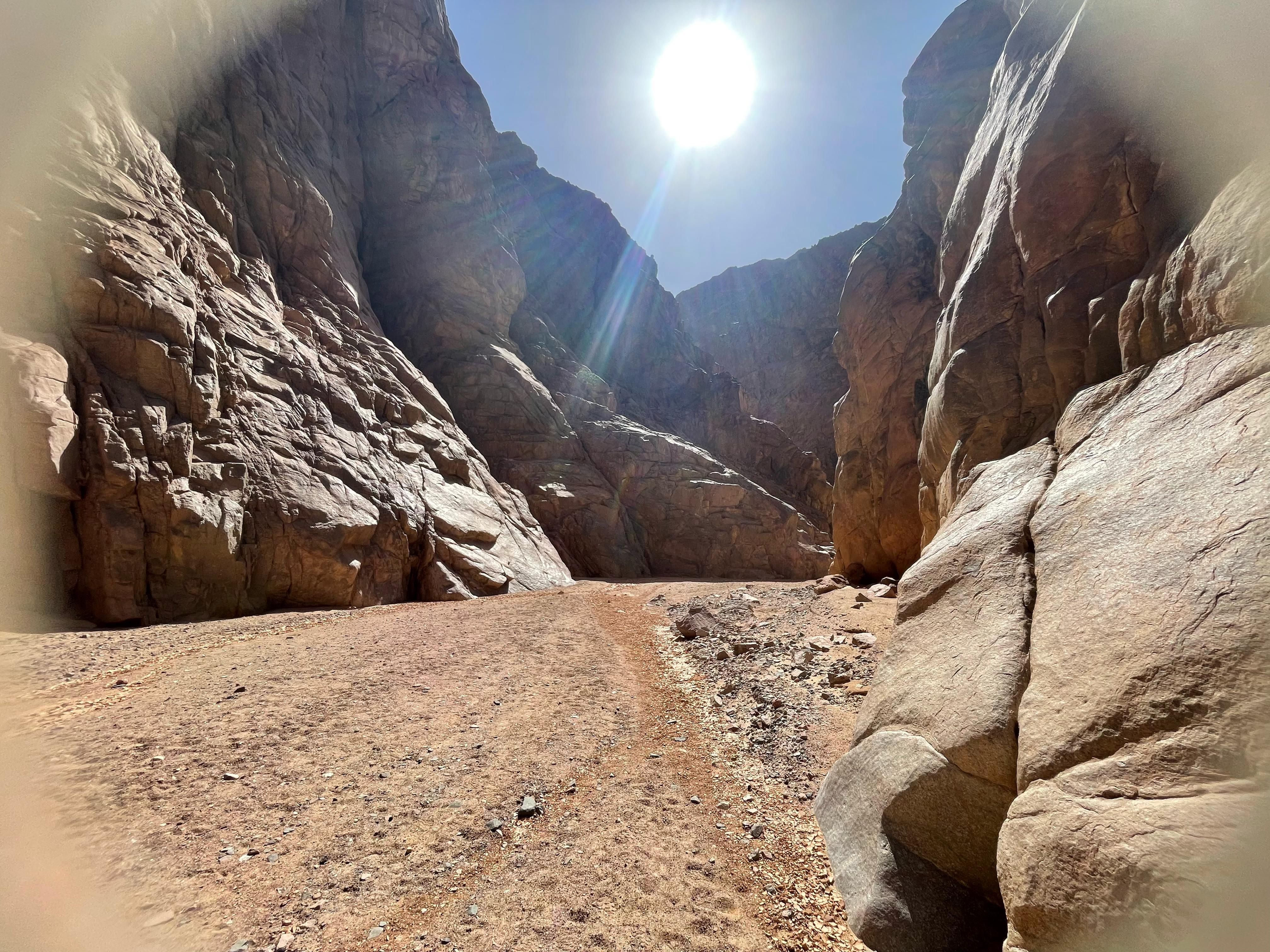 Madar Al-Saa Images 0.5993762504669191