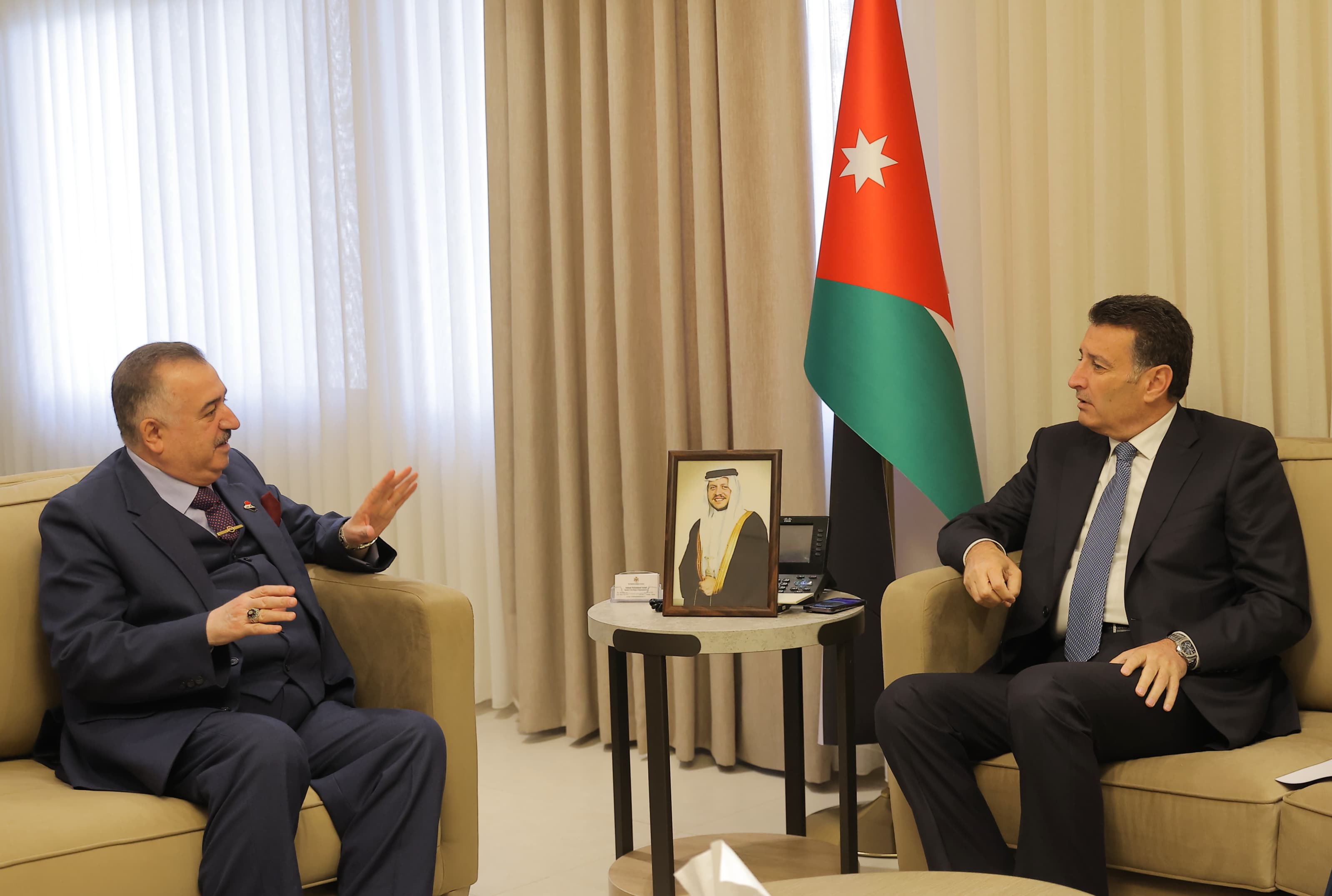 Madar Al-Saa Images 0.4343482443227964