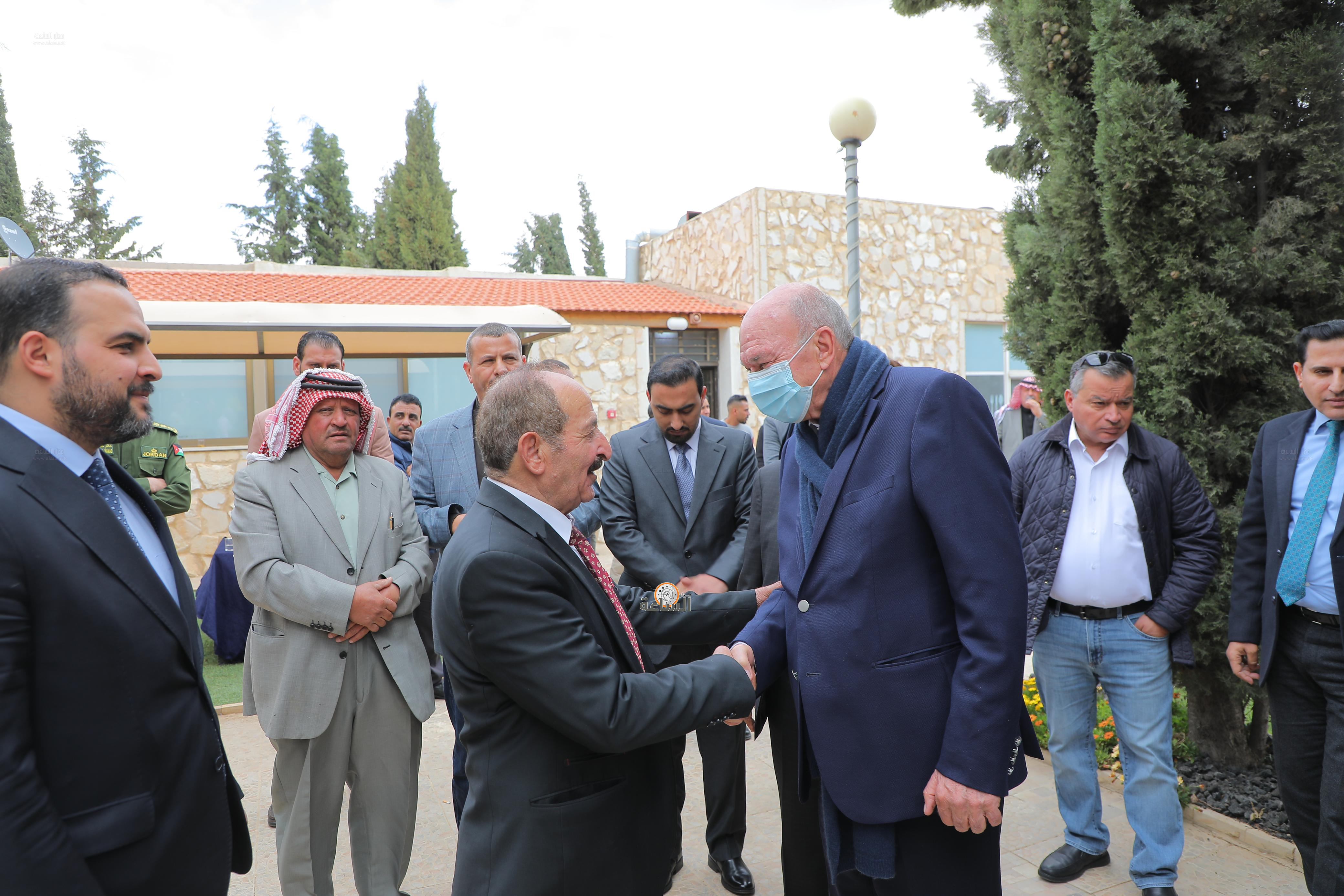 Madar Al-Saa Images 0.45319796967014736