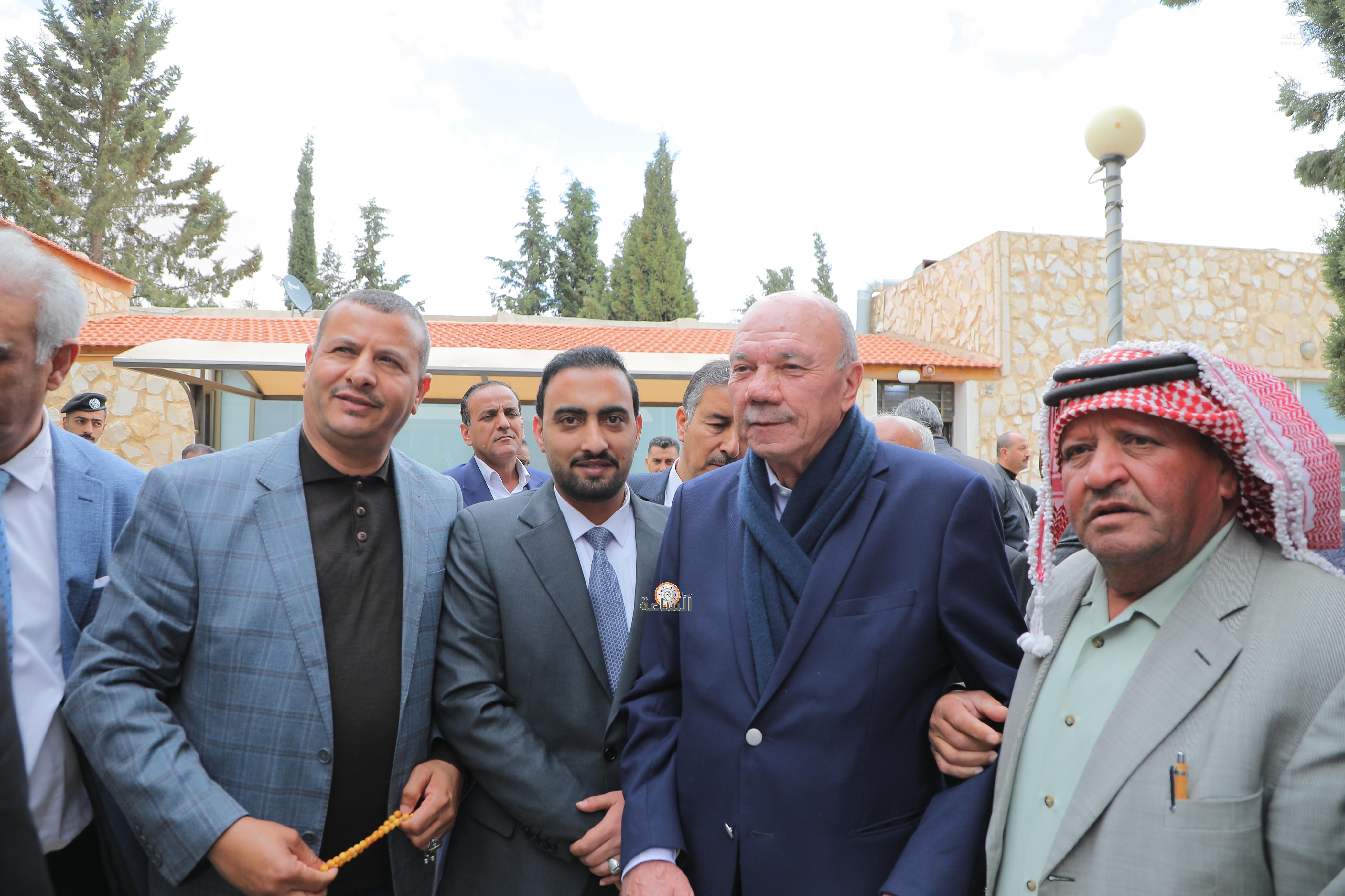 Madar Al-Saa Images 0.8956585387496611