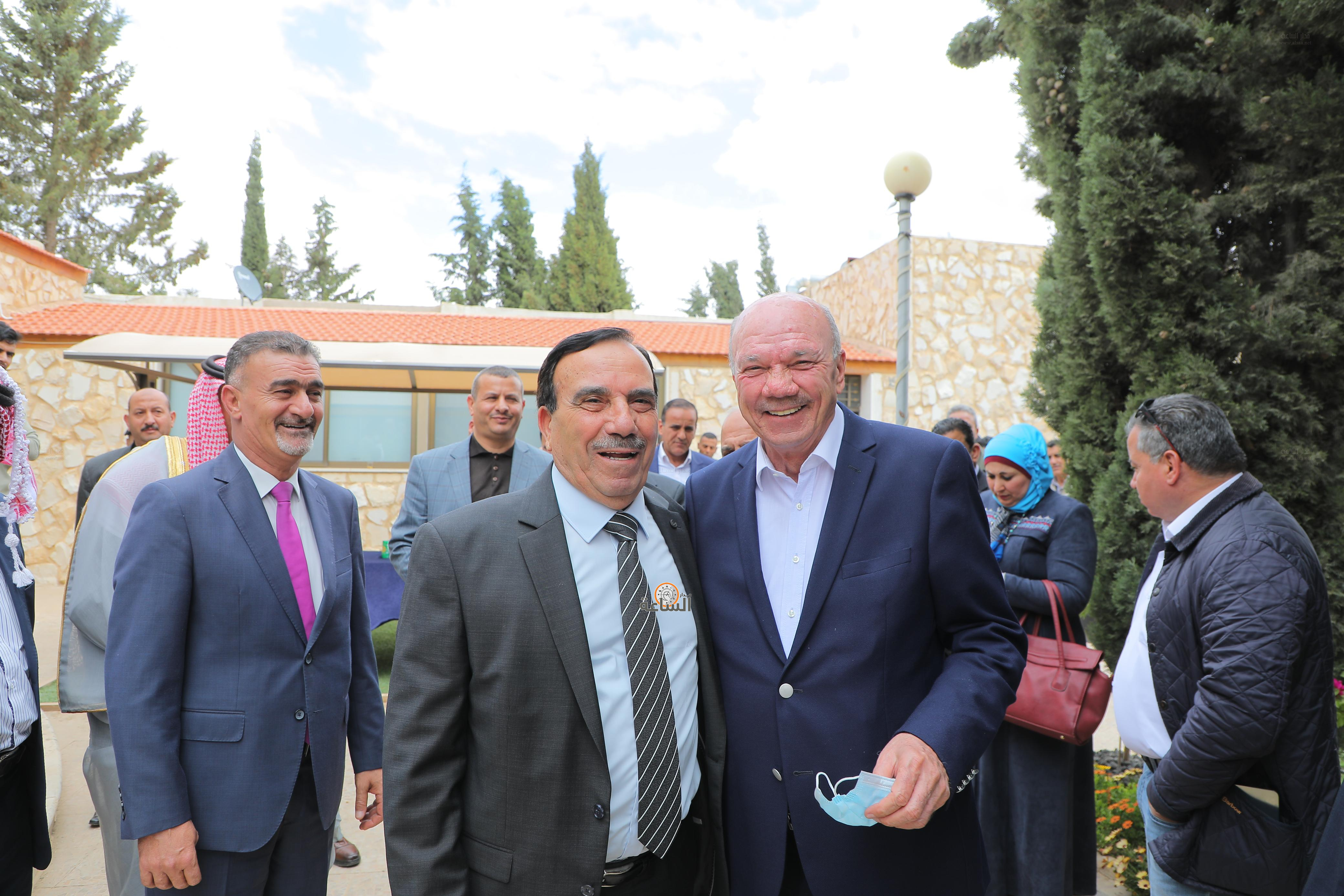 Madar Al-Saa Images 0.3874377379538133