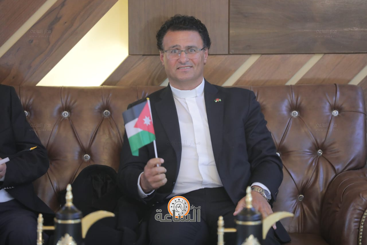 Madar Al-Saa Images 0.4899820550528431