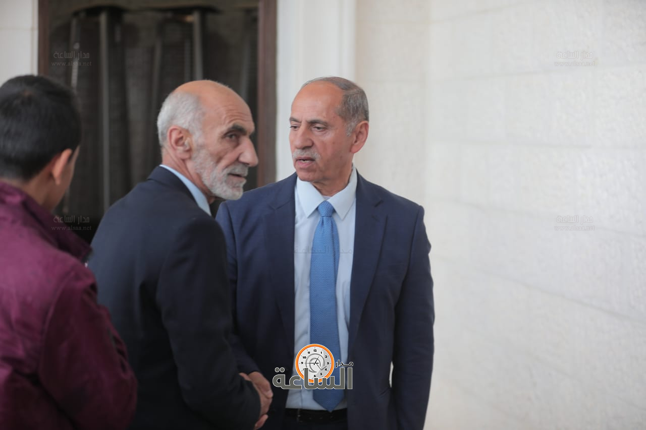 Madar Al-Saa Images 0.549785189876904