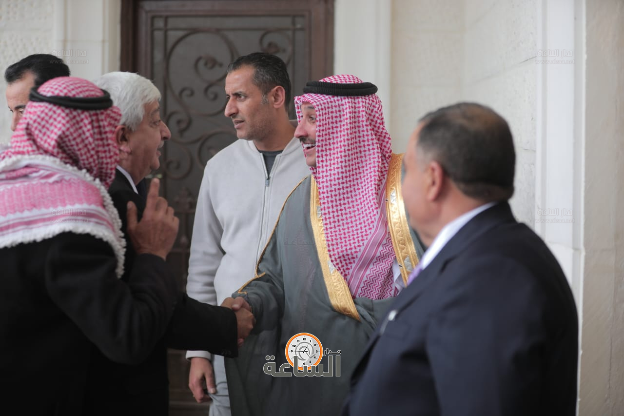 Madar Al-Saa Images 0.9876325820150664