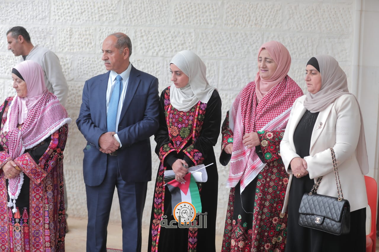 Madar Al-Saa Images 0.9898475790609277