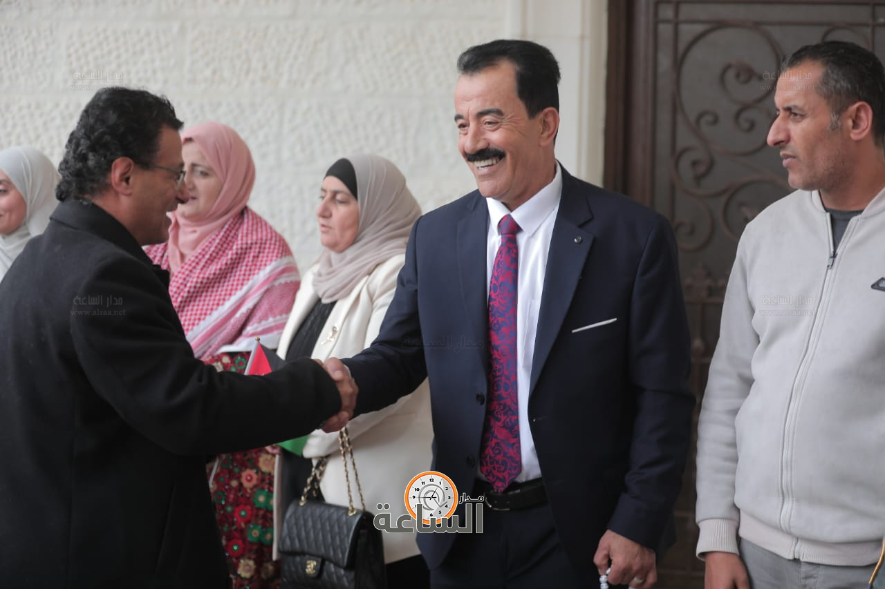 Madar Al-Saa Images 0.09742797874111675