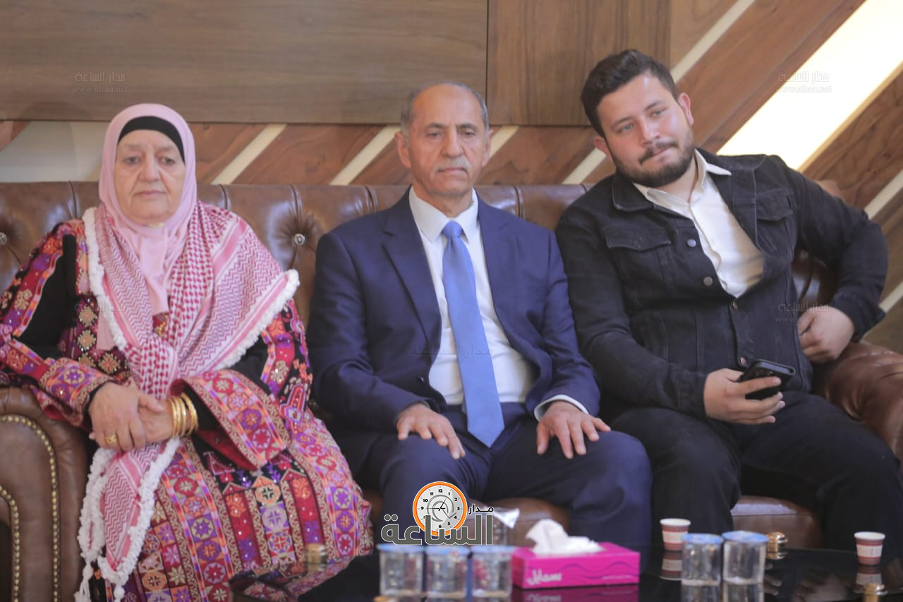 Madar Al-Saa Images 0.9948645356869669