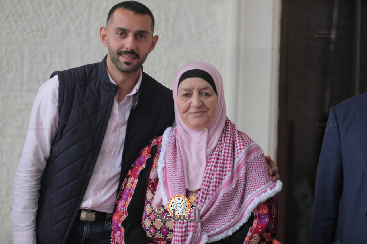 Madar Al-Saa Images 0.9359825738505141