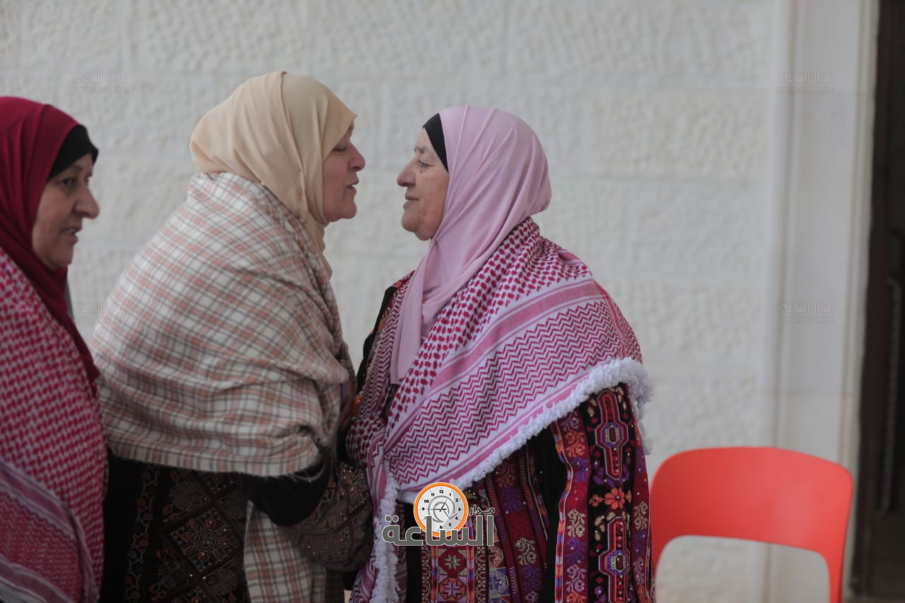 Madar Al-Saa Images 0.029078650050239574