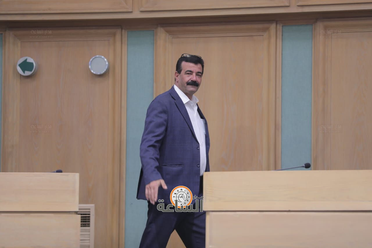 Madar Al-Saa Images 0.41737784483468476