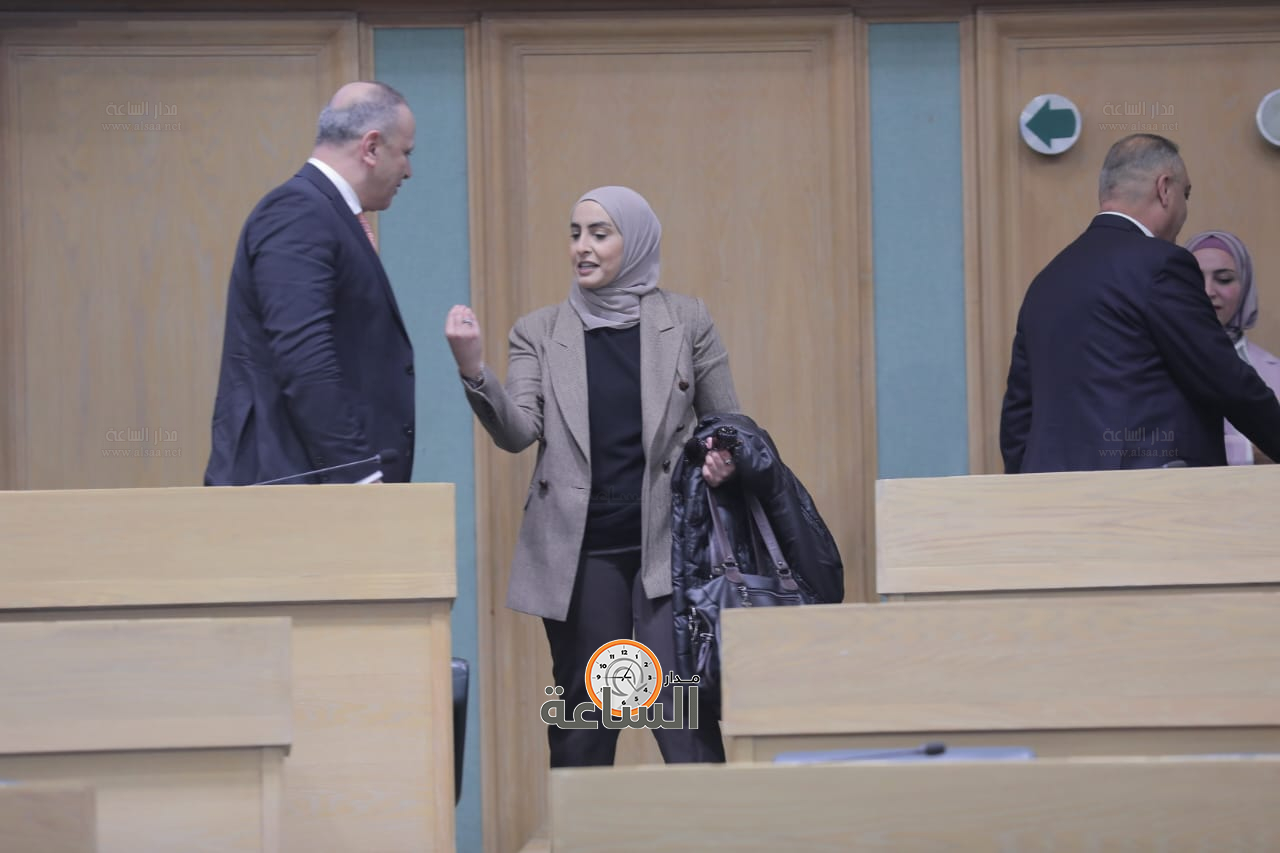 Madar Al-Saa Images 0.3857127907436575