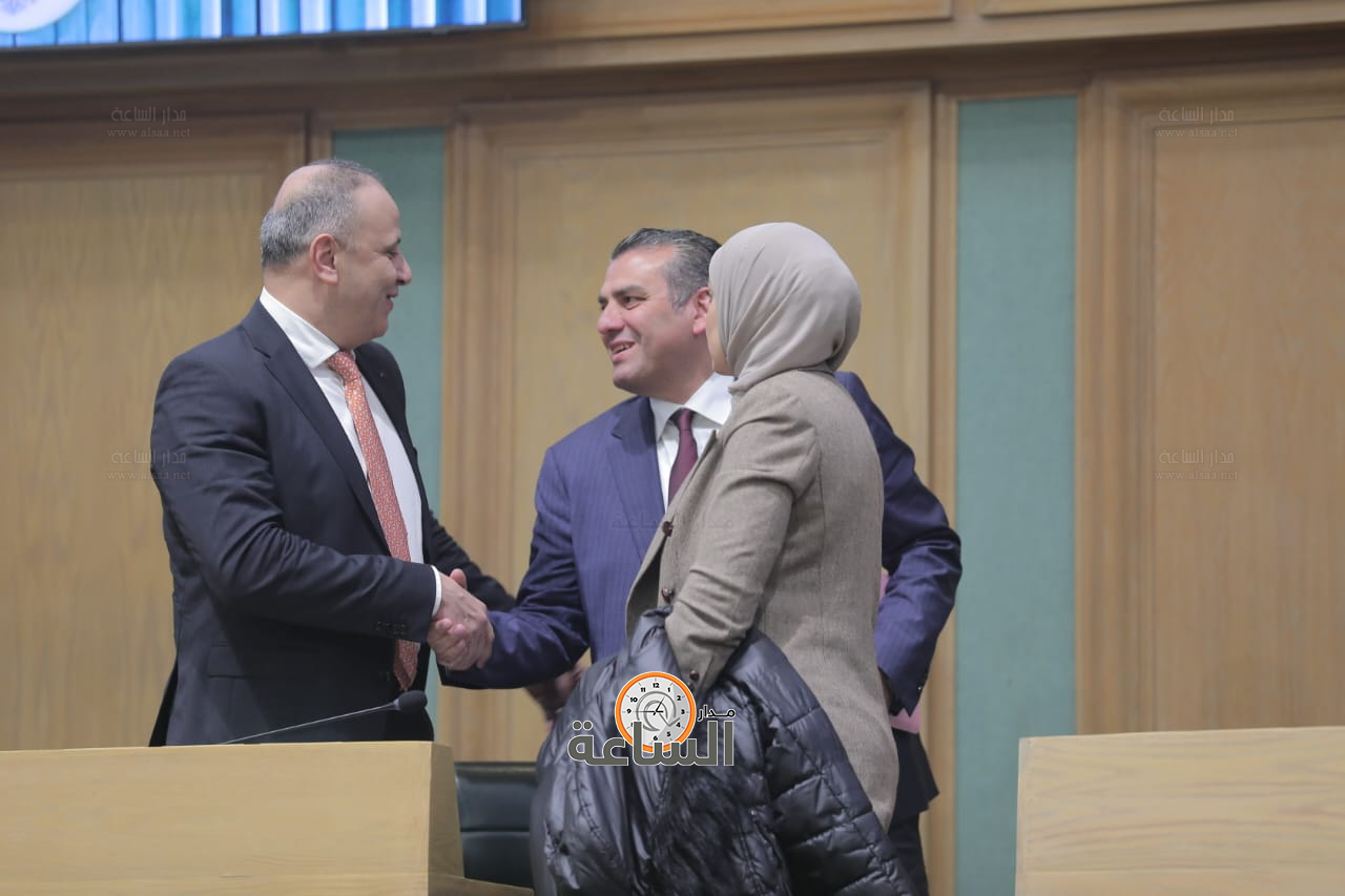 Madar Al-Saa Images 0.8752928744404093