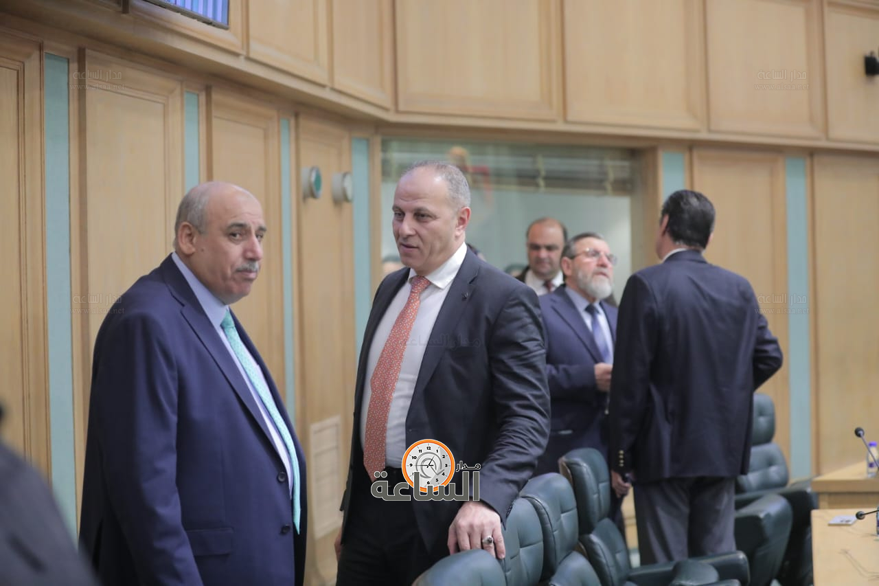 Madar Al-Saa Images 0.6087321025091257