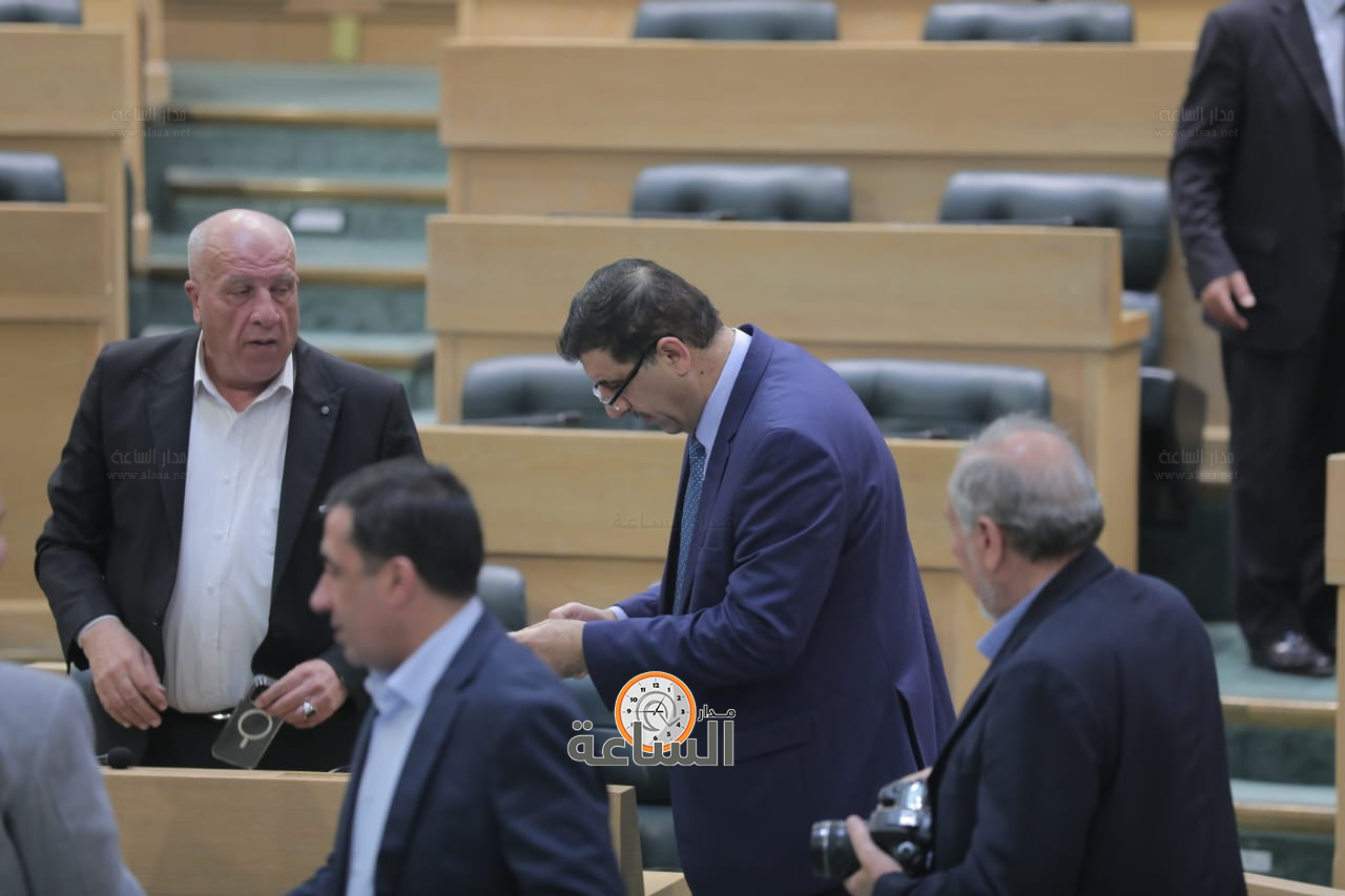 Madar Al-Saa Images 0.7238375913984564