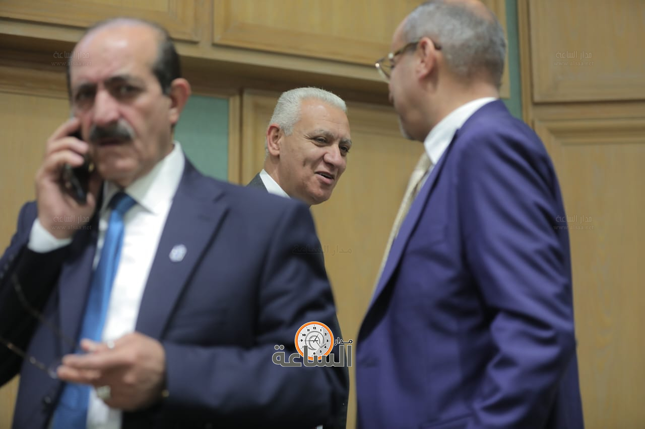 Madar Al-Saa Images 0.8720833385370588