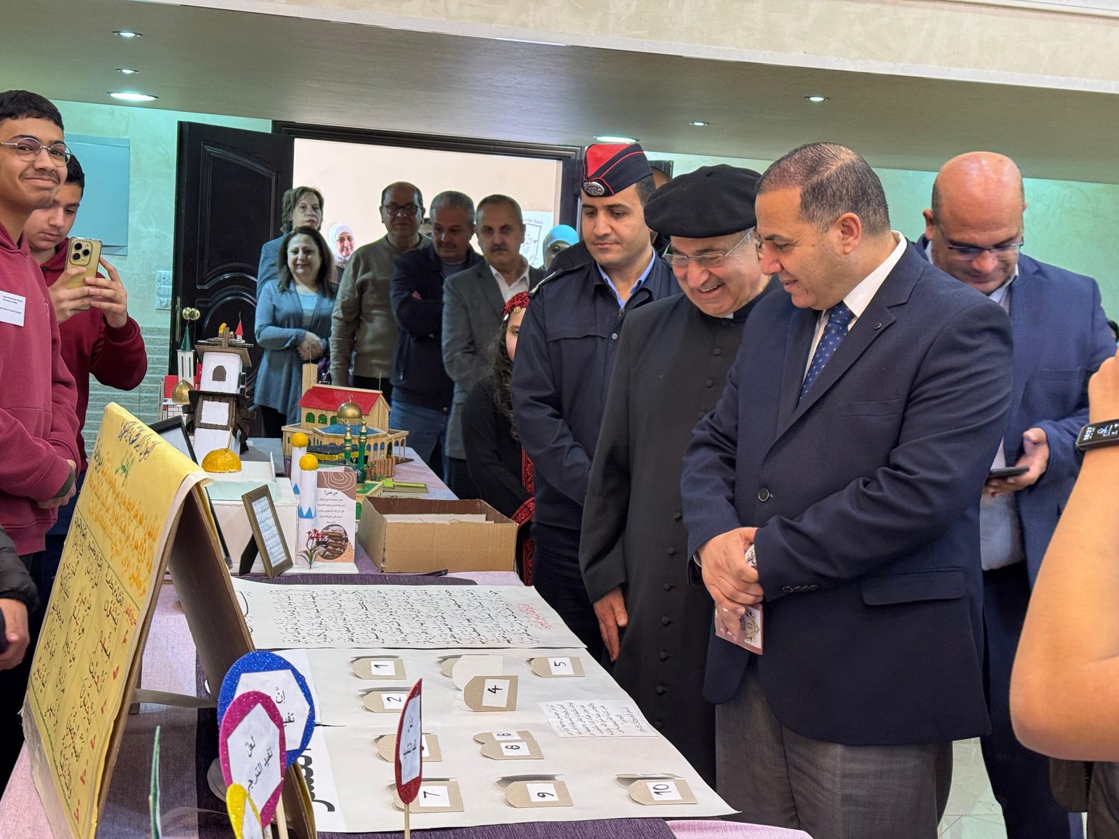 Madar Al-Saa Images 0.5335441150176715