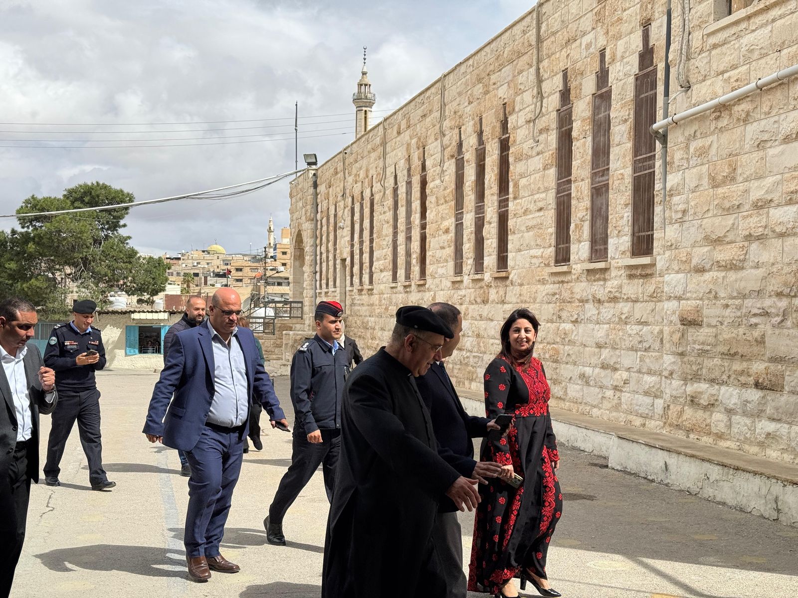 Madar Al-Saa Images 0.44351410161439275