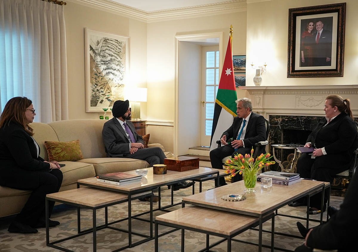 Madar Al-Saa Images 0.40516211338520913