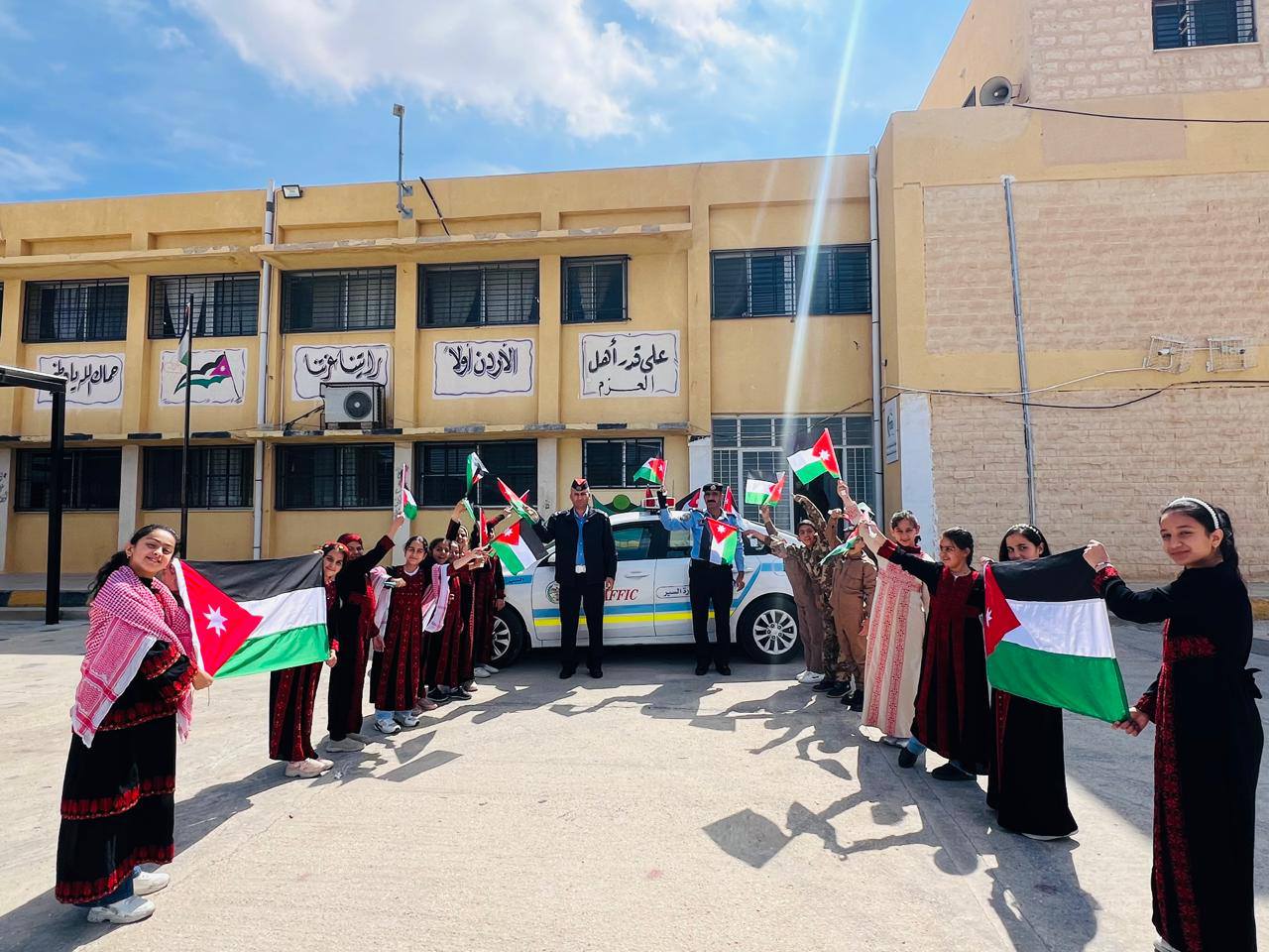 Madar Al-Saa Images 0.05055058639102583