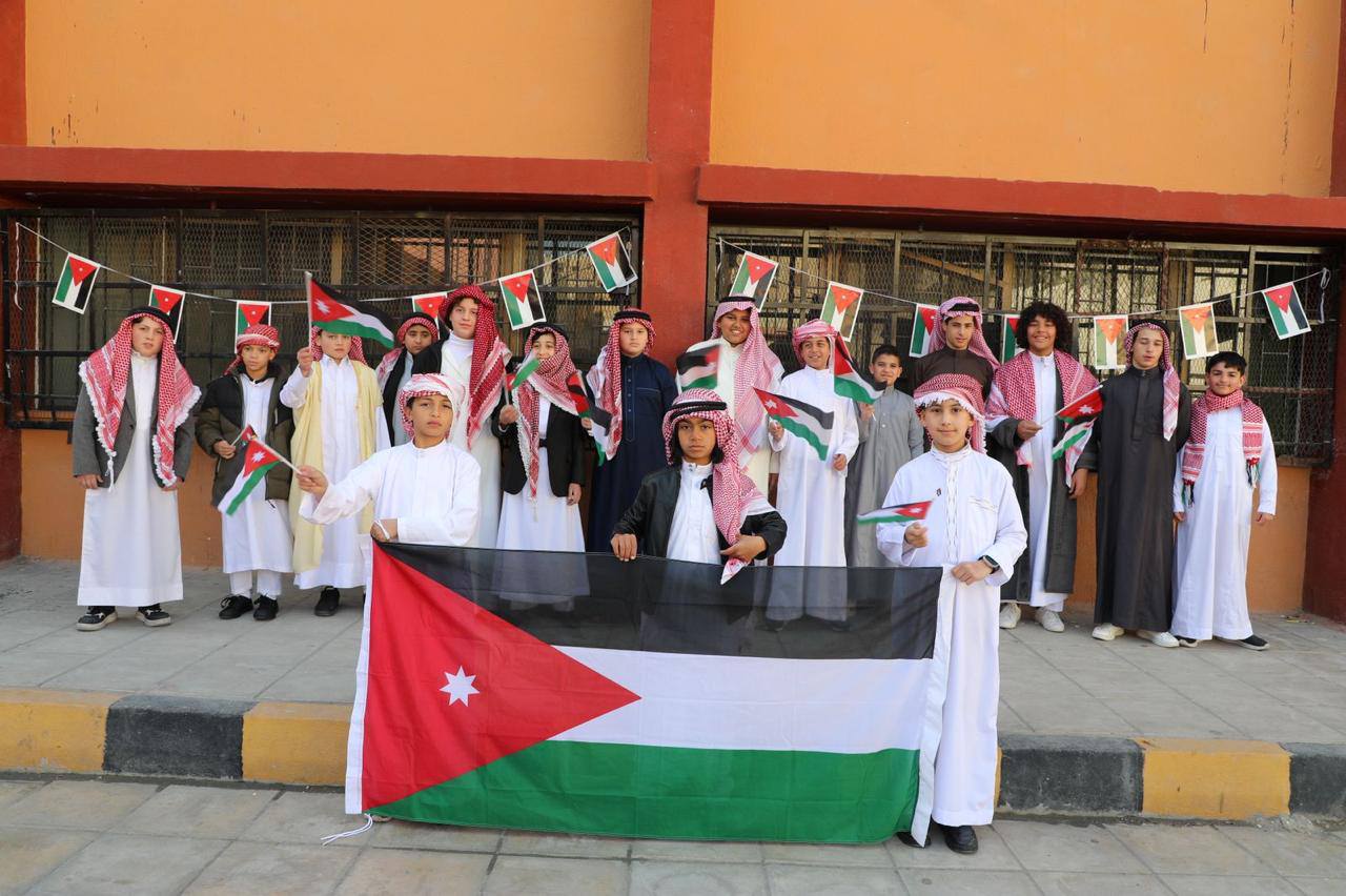 Madar Al-Saa Images 0.9119745958683512