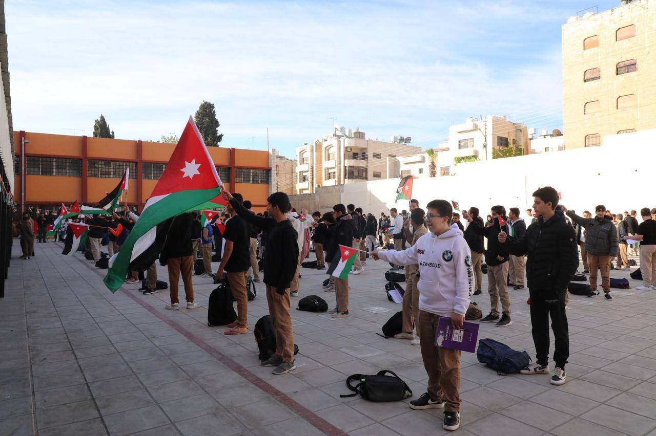 Madar Al-Saa Images 0.45622208789366214