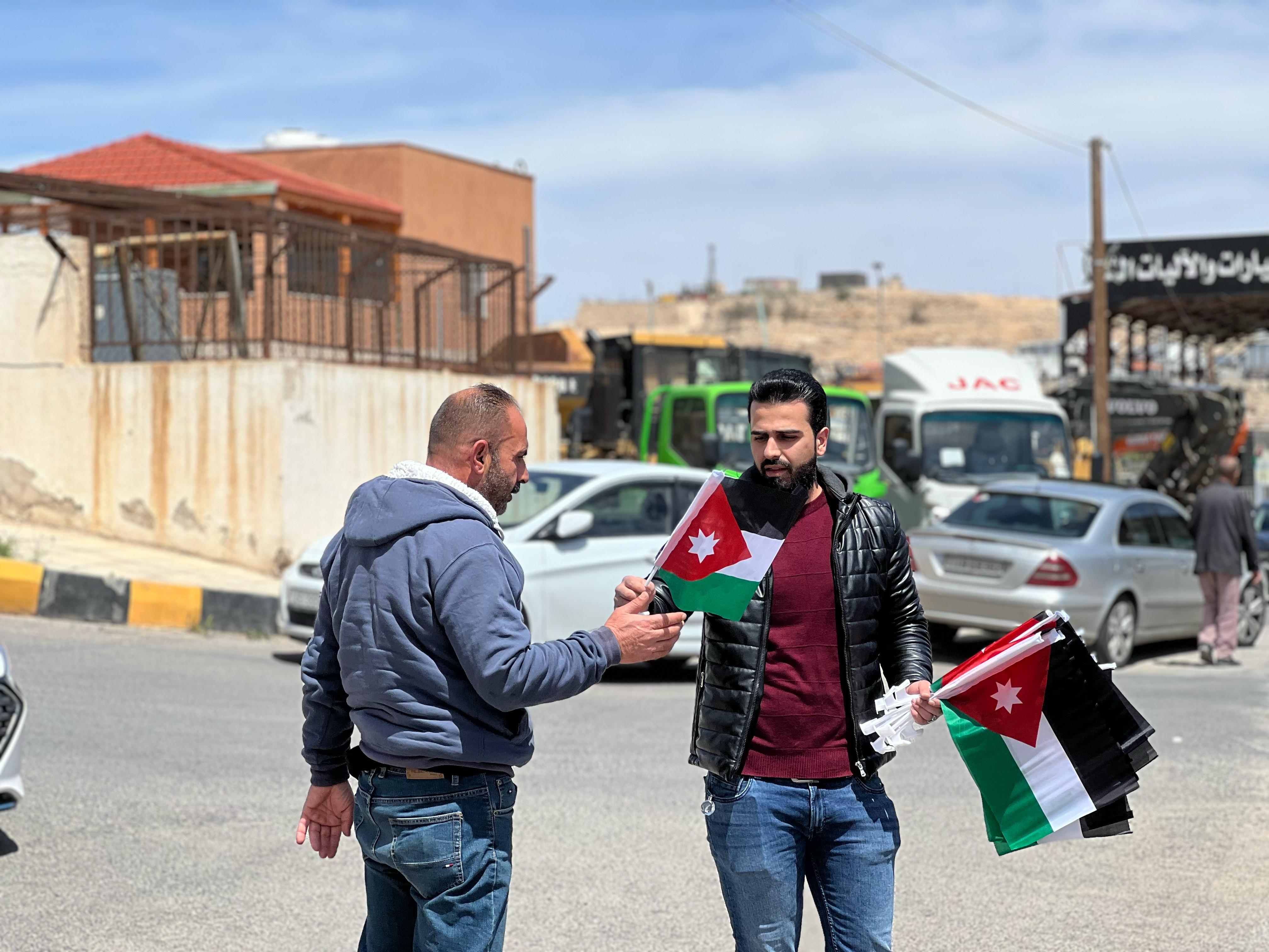 Madar Al-Saa Images 0.24838097741179188