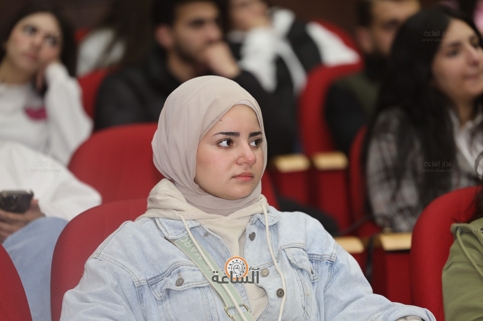 Madar Al-Saa Images 0.48990546804177015