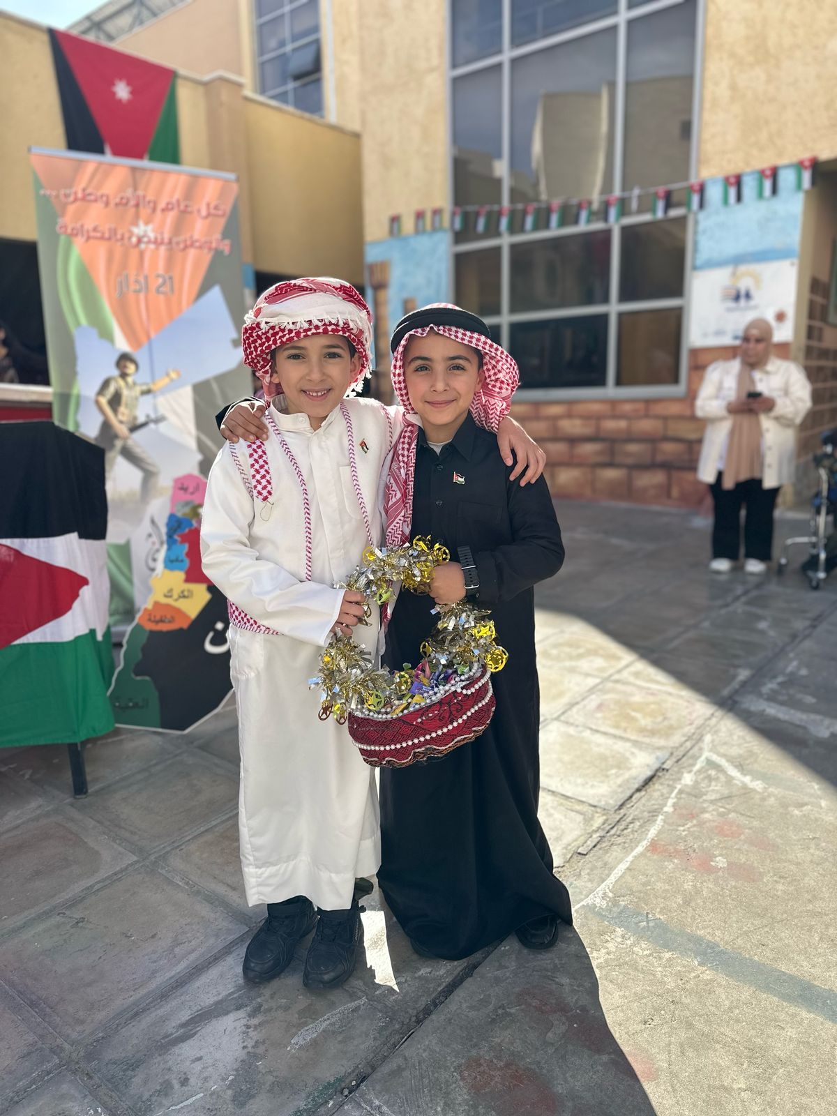 Madar Al-Saa Images 0.8672600078581171