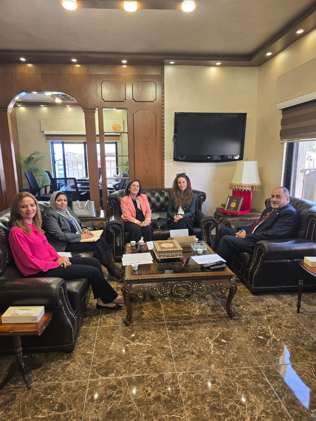 Madar Al-Saa Images 0.40641754356320436