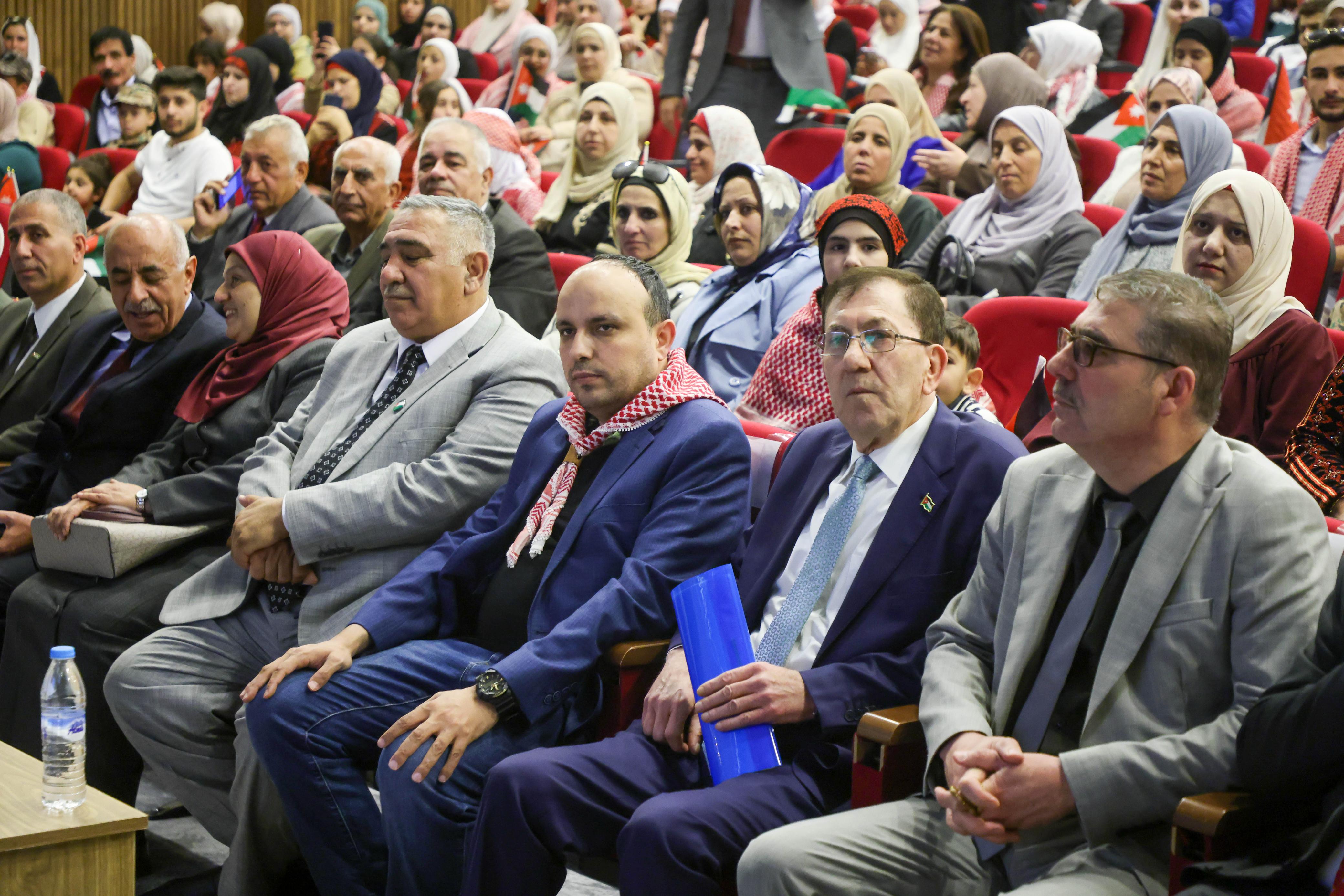 Madar Al-Saa Images 0.44277557059821715