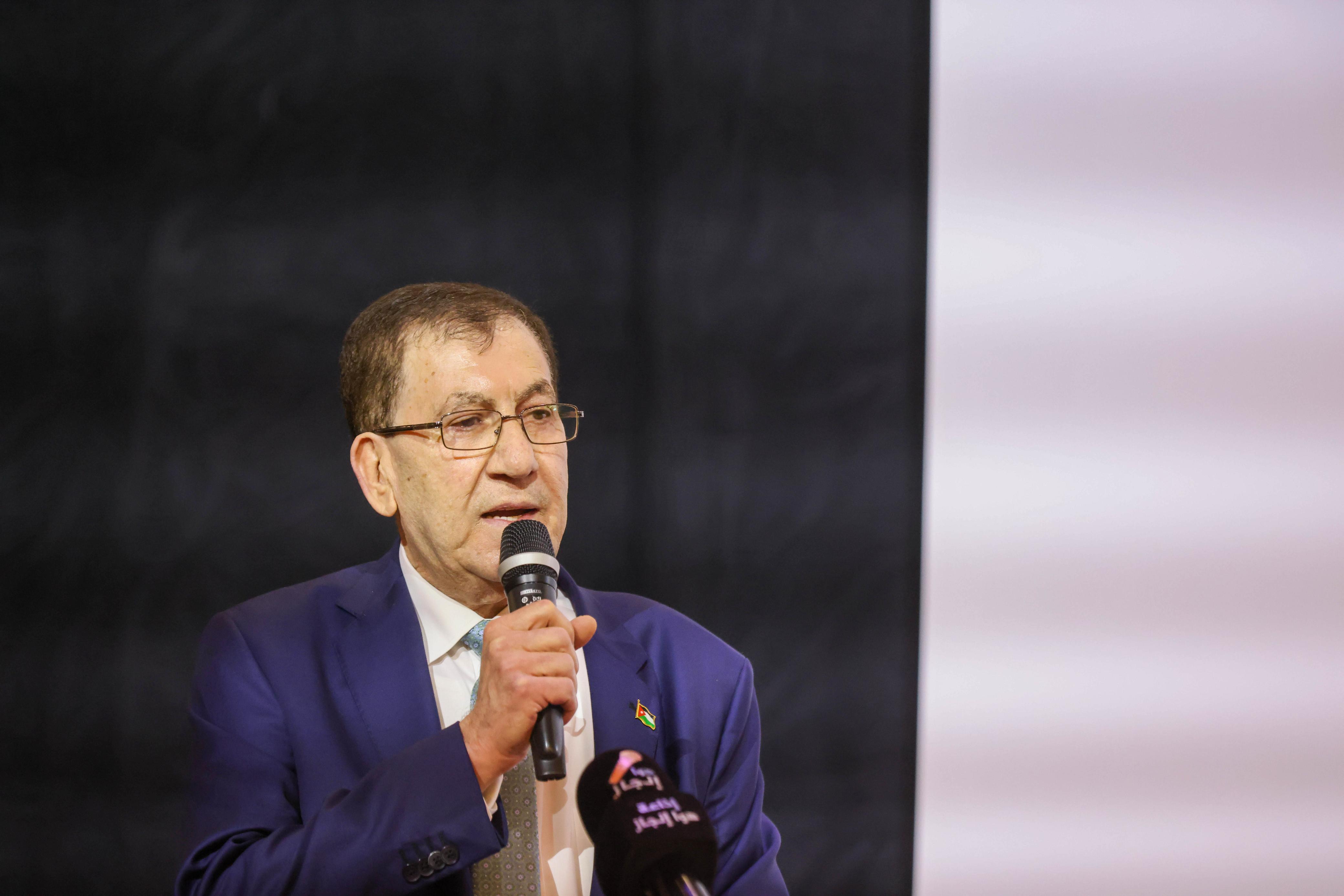 Madar Al-Saa Images 0.9756040966222408