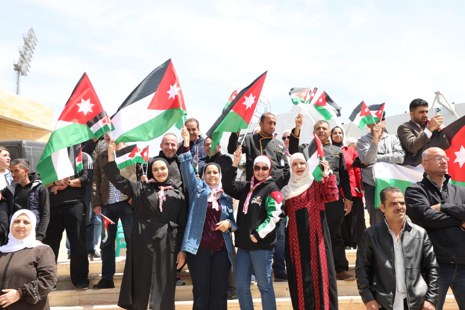 Madar Al-Saa Images 0.6052973593943605