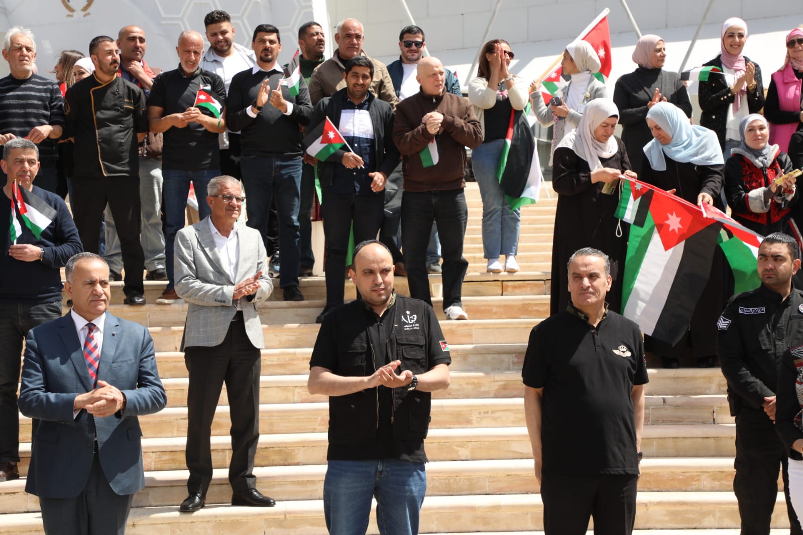 Madar Al-Saa Images 0.5068570064953477