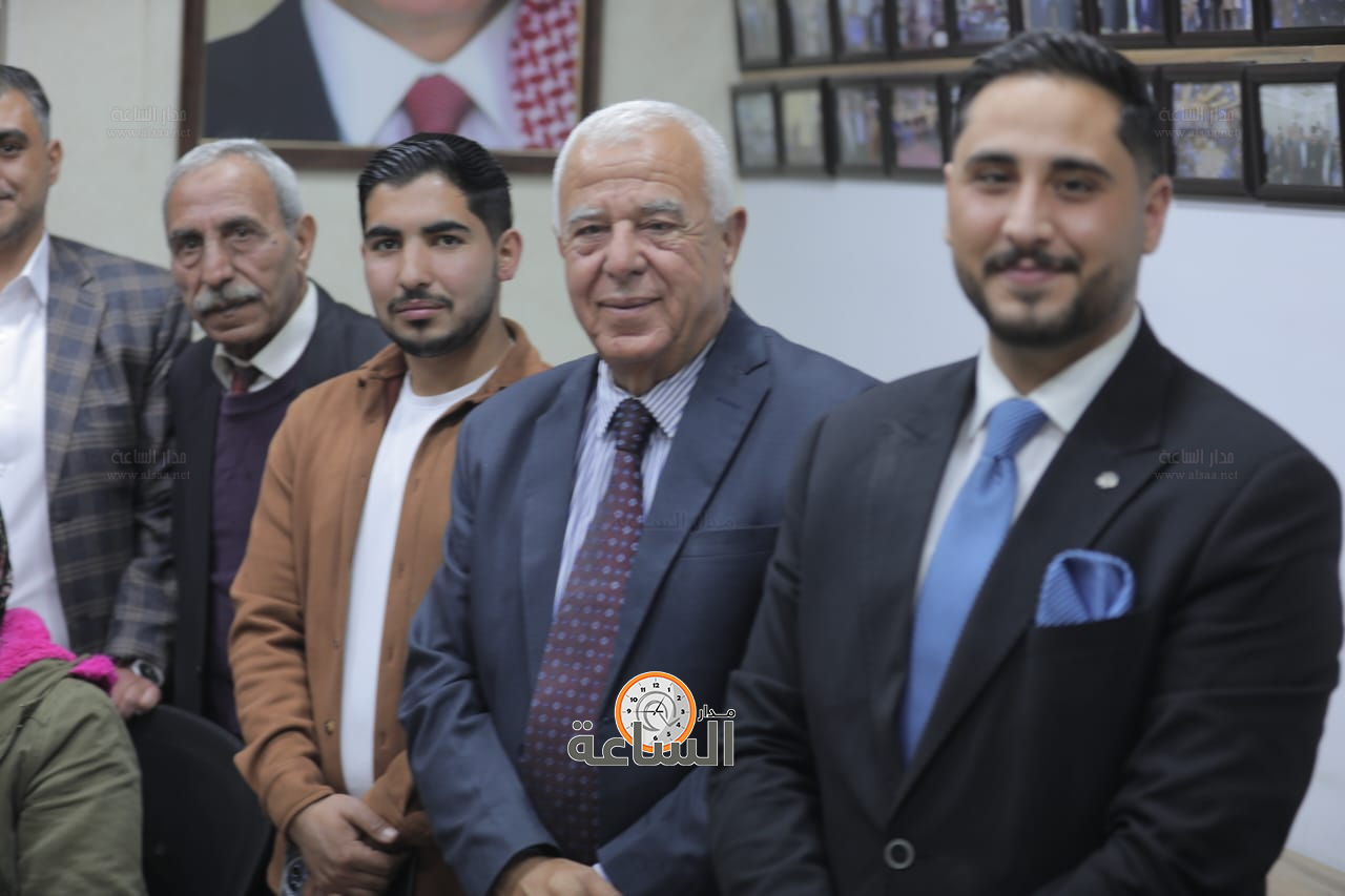 Madar Al-Saa Images 0.15574884698463443