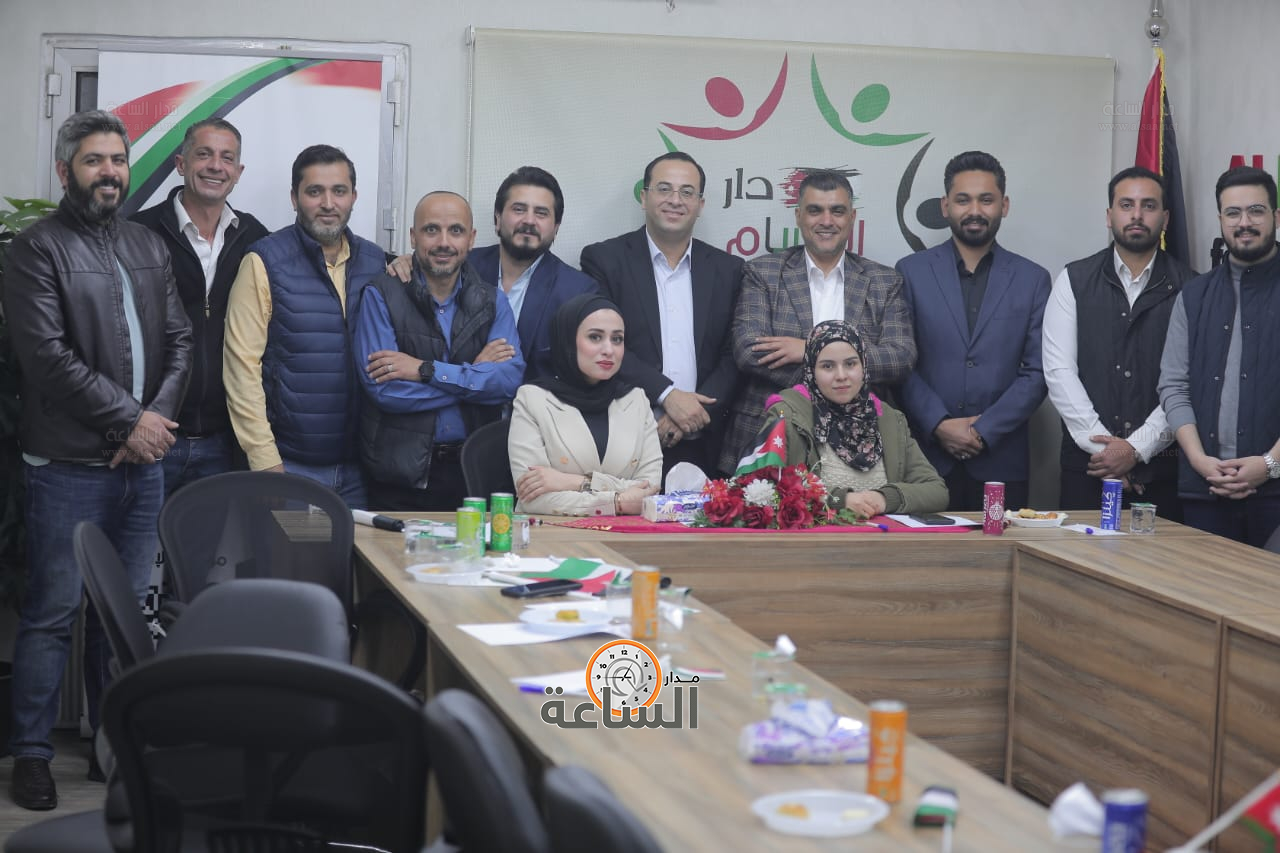 Madar Al-Saa Images 0.44052725374493695