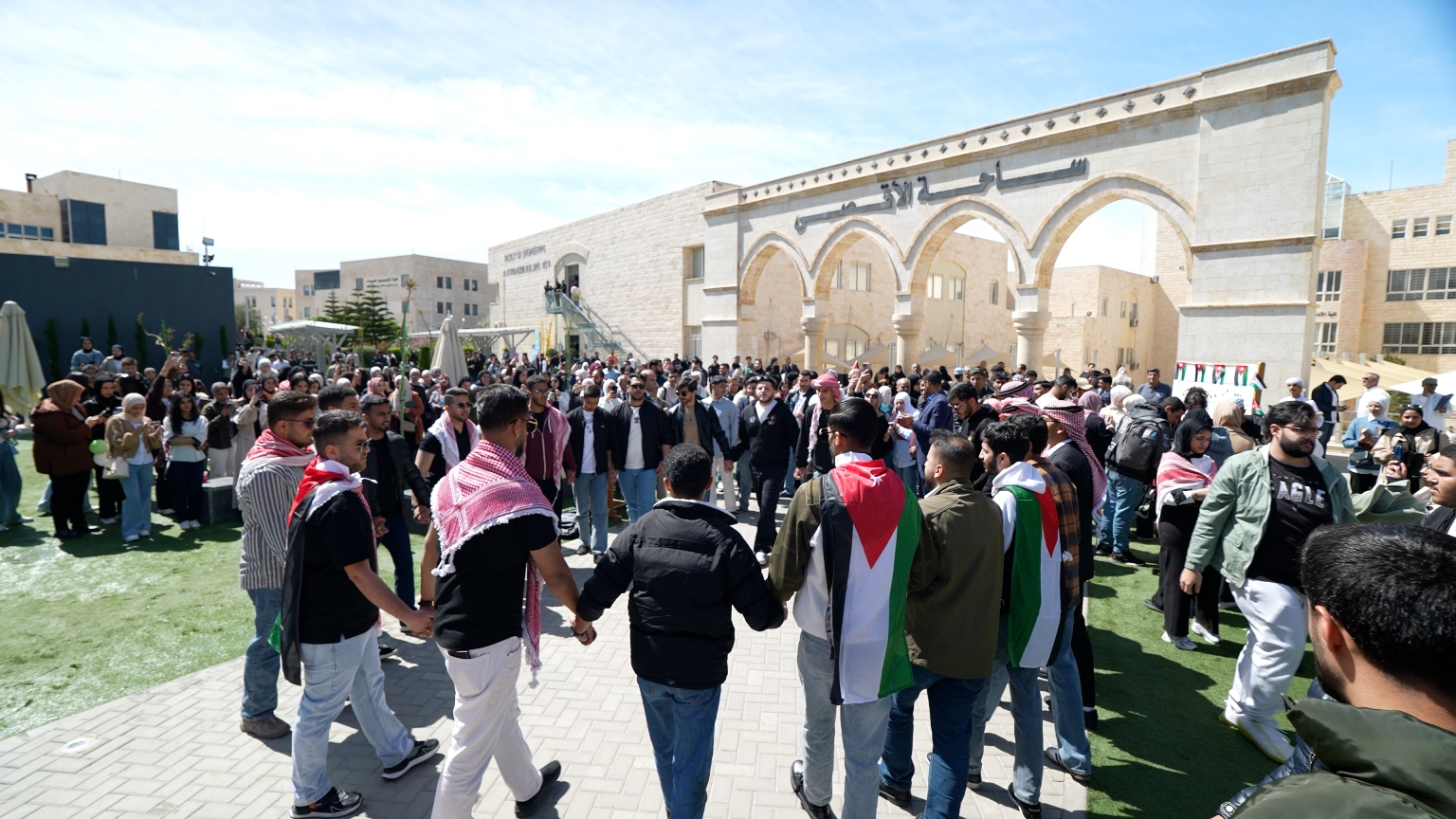 Madar Al-Saa Images 0.6399137064883426